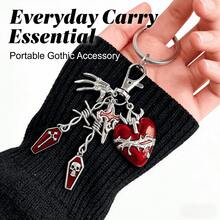1 Stück Vintage roter Herz-Kreuz Metall Schädel einzigartiger Anhänger, gotischer Schädel handgemachter herzförmiger Sarg, Punk Rock Taschenbaumler, Gothic Stil Accessoire, geeignet für den täglichen Gebrauch, Halloween Geschenk, Gothic Subkultur Musikliebhaber Geschenk, cool, mysteriös, einzigartig, Nischengescenke für Mutter, Vater, Abschluss und Lehrer - Rot - Übersicht 7