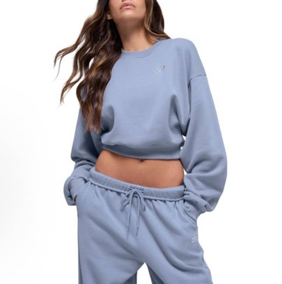  Alo Yoga Cropped Accolade Crewneck | Heavyweight Soft French Terry | Luxe Brushed Interior | Drop-Shoulder Relaxed Fit | Iconic Chrome Logo Detail | The Ultimate Street-To-Studio Staple