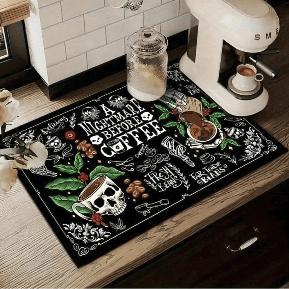 1 tấm lót chống bỏng hình đầu lâu vuông, lót cách nhiệt bằng cao su mềm, tấm bảo vệ mặt bàn, tấm lót máy pha cà phê, tấm lót thoát nước nhà bếp, tấm lót bàn ăn gia đình và nhà bếp.