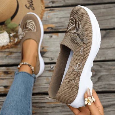1 Pair Spring/Autumn New Casual Shoes With Butterfly Decor, Wide & Sturdy Plus Size Women Shoes, Lightweight Breathable, Suitable As Holiday Gift