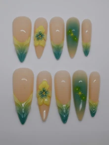 24 pièces de nail art, dégradé jaune-vert avec des fleurs en relief tridimensionnel, texture complète des pétales avec des étamines jaunes, ornements raffinés de feuilles vertes et d'étoiles filantes, charme naturel frais et vif. Ongles à presser. - Multicolore - Voir 4