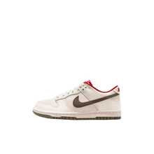 Nike Women's Dunk Low Sneaker - 白色 - 查看 14