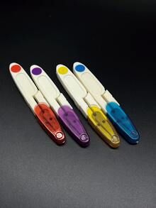 Thread Snips With Protective Cap, 4 Colors Red Yellow Purple Blue, Suitable For Cross Stitch, Patchwork, Sewing Thread Trimming, Handmade Fabric Cutting Tool - Covered Yarn Cutter - View 3