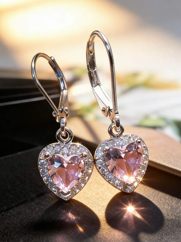 1 Đôi bông tai hình trái tim màu hồng bằng bạc Sterling S925, đính đá Zirconia tổng hợp tinh tế, kiểu dáng tối giản, phù hợp cho phụ nữ đeo hàng ngày.