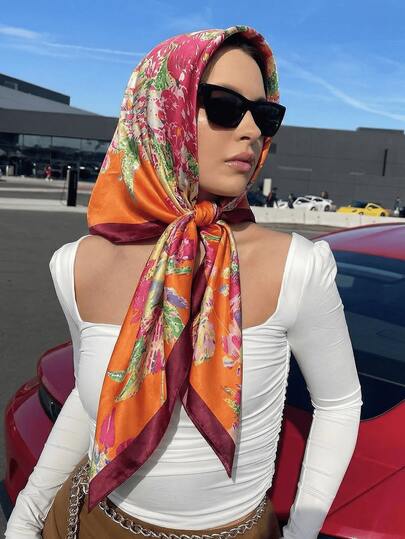 1条极简印花缎面围巾，新款春季时尚女式围巾，可用作腰带、包装装饰、围巾、头带、发饰，适合通勤、度假、休闲聚会，搭配衬衫，是理想的造型选择。