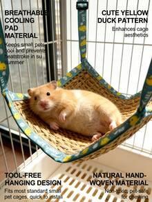 Võng dệt thoáng khí mùa hè dành cho chuột hamster với họa tiết vịt dễ thương, thích hợp cho chuột hamster, chuột nhảy, sóc bay và các vật nuôi nhỏ khác. Dễ gặm và dễ treo, tạo một chiếc tổ đu đưa mát mẻ trong lồng vào mùa thu. - Xem 2
