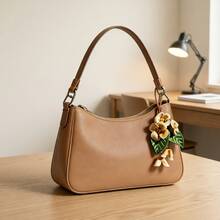 Mokcool Genuine Leather Leaf Flower Bag Charm, Bohemian Accessory, Leather Osmanthus Flower Keychain, Handbag Pendant Charm - 綠色 - 查看 2