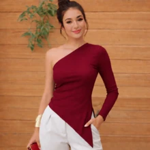 Women's One-Sleeve Blouse With Asymmetrical Ribbed Sleeves - Burdeos - Ver 2