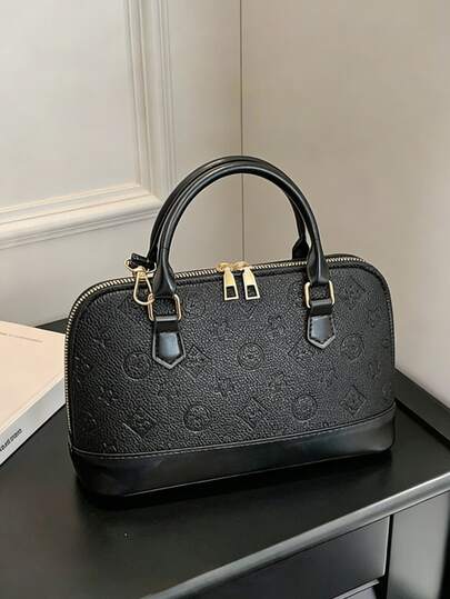 Sac à main rétro pour femmes, nouveau style mode européen et américain, sac fourre-tout imprimé, sac coquille grande capacité polyvalent. Sac à main en PU noir unicolore pour femmes, avec une fermeture éclair lisse et des accessoires en métal, ainsi qu'une bandoulière réglable. Design entièrement imprimé, convient pour les déplacements quotidiens et les tenues polyvalentes des femmes.
