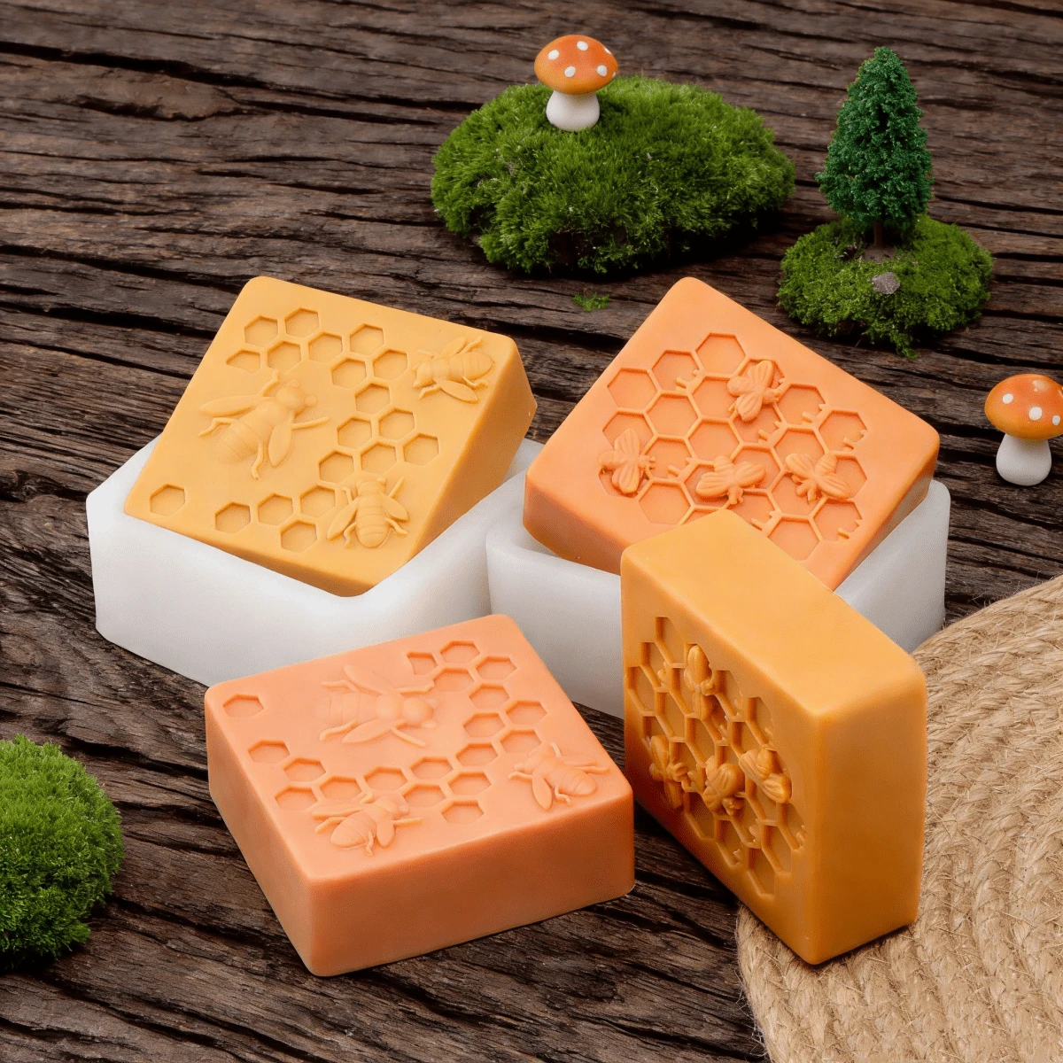 3D Honeycomb Bee Soap Silicone Mold Reusable Flying Bees Candle Mold For DIY Aromatherapy Candle, Soap, Resin, Plaster, Handmade Craft Home Decor