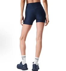 Alo Yoga High-Waist Biker Shorts | Signature Airbrush Fabric | Sculpting & Smoothing Tech | 5" Or 7" Inseam Options | Street-To-Studio Essential | Anti-Odor & Moisture-Wicking Performance - 藏蓝色 - 查看 2