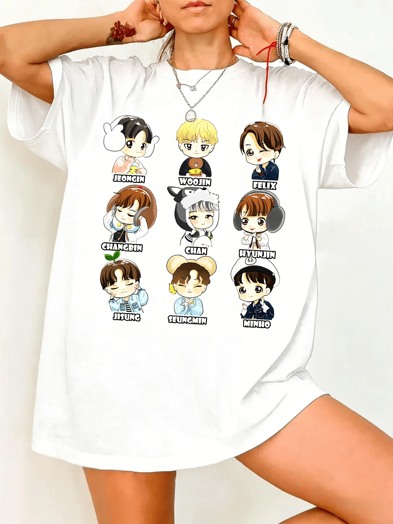 StraySKidsS Crew Neck T-Shirt, Loose Fit, Cute Chibi Member Print - 白色 - 查看 1