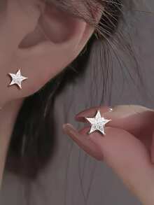 1 Pair S925 Sterling Silver Petite Cute Star Stud Earrings, Casual Daily Wear For Students, Minimalist Delicate Sweet Star Cartilage Earrings, Girlfriend Gift - Star - View 4