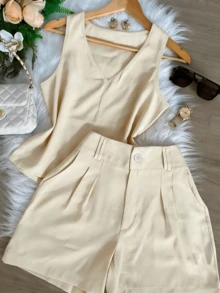 Women's 2 Piece Outfit Summer, V Neck Sleeveless Tank Top & High Waisted Shorts Set, Casual Two Piece Matching Sets For Vacation,Summer Women's Casual 2 Piece Outfits, V Neck Sleeveless Tank Top & High Waist Pleated Shorts Set, Fashion Matching Sets For Beach Vacation - Màu be - Xem 2