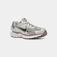 Nike Zoom Vomero 5 Metallic Silver Platinum Violet (Women's) - 灰色 - 查看 3