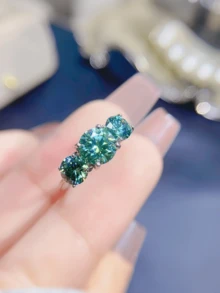 Vintage Moissanite Ring 925 Sterling Silver 4 Carat Round Green 3-Stone Design, Romantic Engagement Jewelry, Anniversary Ring & Sweet Gift For He - 4克拉 (1ct+2ct+1ct) - 查看 5