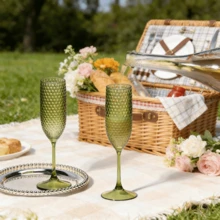 Bộ 12 ly sâm panh acrylic họa tiết hoa baby's breath, không vỡ, dung tích 5.5oz, có thể tái sử dụng, bề mặt vân kim cương, thích hợp cho đám cưới, Giáng sinh, tiệc tùng và các buổi tụ họp lớn khác (màu trong suốt, xanh lá cây trong suốt, hồng trong suốt). - Xem 8