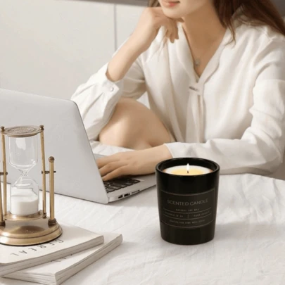 1支天然大豆蜡香氛蜡烛，奢华香氛蜡烛，配有持久耐用的纤维烛芯，适合室内外使用。