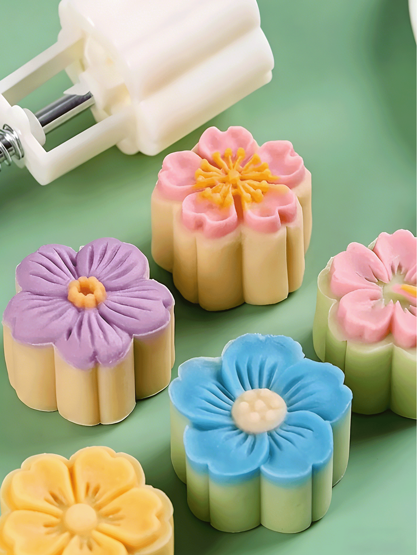 6件套花形烘焙模具套装,包含1个裱花袋和5个花形模具,蛋糕制作DIY烘焙工具,饼干模具,厨房烘焙配件,小型厨房工具,完美的烘焙用品 - 彩色 - 查看 1