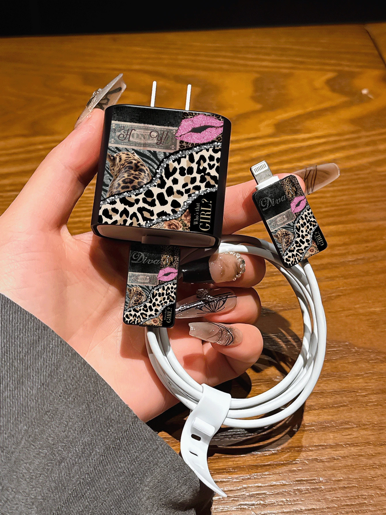 4pcs Leopard Print Lip Splice Pattern Charger Protector Case, Data Cable Organizer Set - 20W/18W Charger Adapter, Adapter Head Cover, Compatible With IPhone 11/12/13/14/15/16/13 Pro Max/16 Pro Max/17 Pro Max/15 Pro Max - Multicolor - View 1