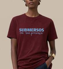 Christian T-Shirt "Submerged In Your Presence" Cotton Church Gospel Evangelical Catholic Clothing Unisex Stylish Tumbler God Jesus - 紫紅色 - 查看 3