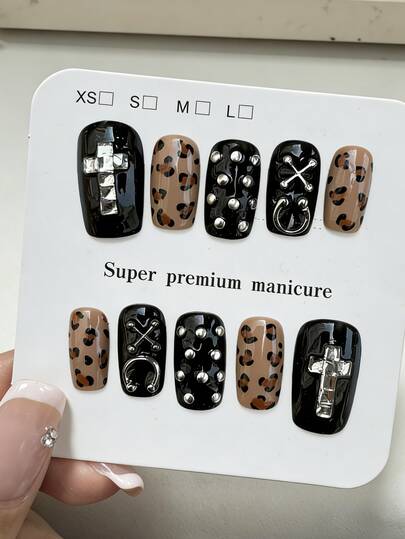 10片纯手工制作的中长方形美甲贴片，棕色和黑色相间，豹纹图案，可爱时尚，Y2K风格，柔和闪光，适合女性和女孩，春夏秋冬皆宜，节日及日常使用。
