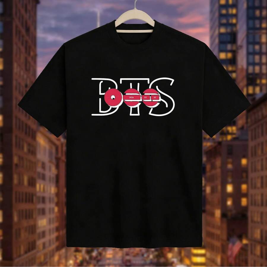 Idol Group Pattern Printed Women Tee Cotton Tee - Airy Soft Texture Designed For Maximum Ventilation And Easy Movement - Wonderful Surprise Present For ARMY Fans Celebrating Tour Memories - 黑色 - 查看 1