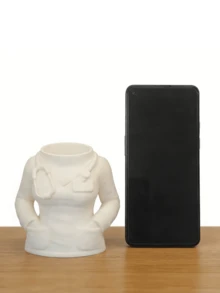 1个医生造型笔筒，仿白色医生文具收纳盒，3D打印笔筒，学生文具整理盒，桌面装饰，多功能收纳盒，化妆刷和铅笔收纳盒，办公用品，返校必备 - 醫生筆筒 - 查看 5
