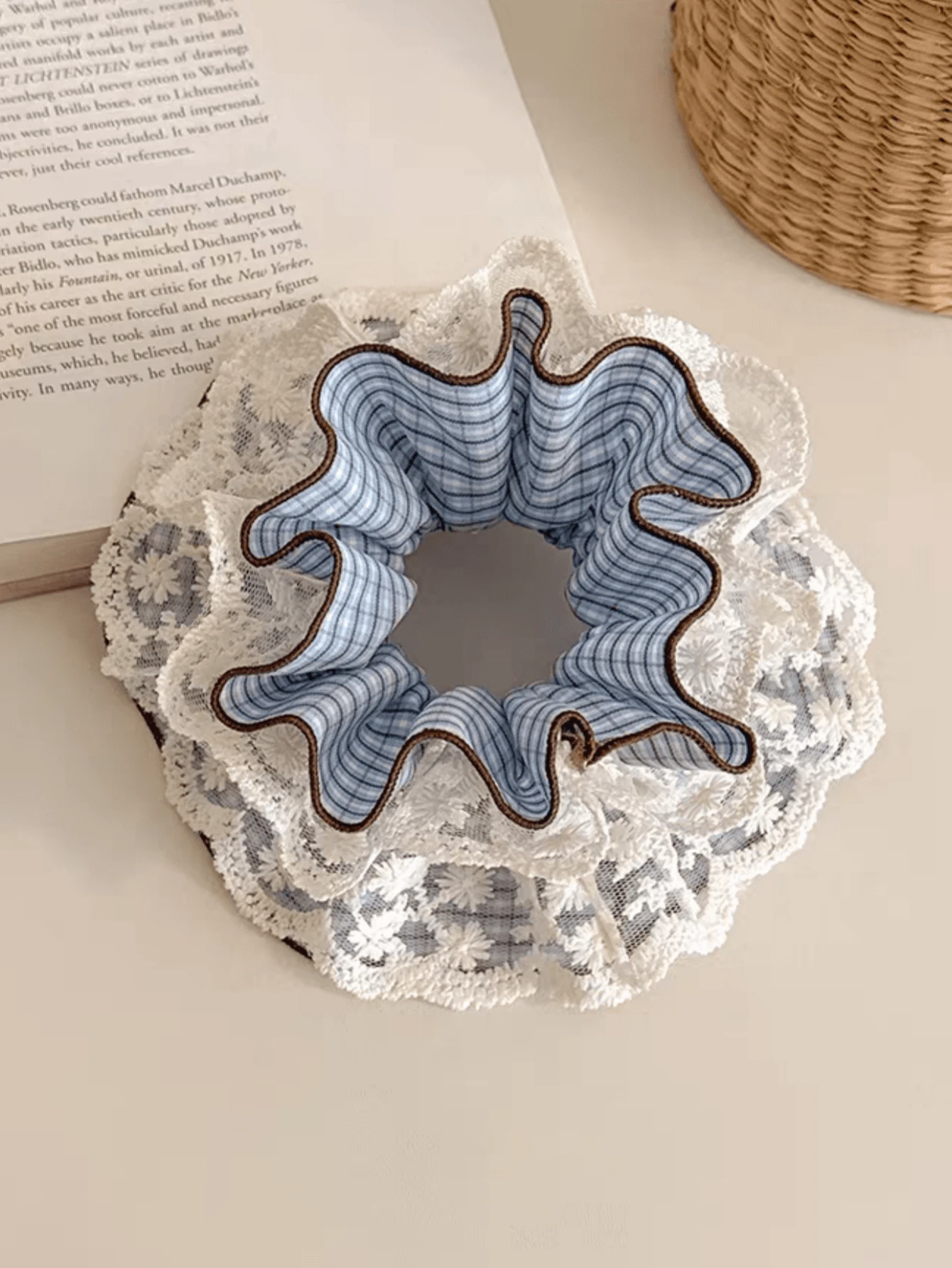 1pc Blue & White Plaid Double-Layer Lace Scrunchie, French Romantic Low Ponytail Hair Tie, Fashionable Hair Accessory For Spring/Summer