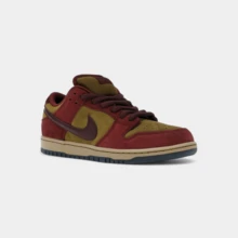Nike SB Dunk Low Dark Team Red Olive Flak - Red - View 3