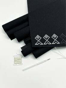 黑色中格十字繡布料 30*30cm 小方布，適用於十字繡、歐式刺繡、珠繡、鑽石畫底布、戳戳繡樣品、小掛飾、杯墊、裝飾吊飾及其他手工DIY項目 - 黑色十字繡布 - 查看 5