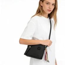 New Women's Drawstring Shoulder Bag, Spacious Shoulder Bag With Detachable Shoulder Strap And Fashionable Letter Design, Ideal For Daily Commuting To Work And Shopping. - Beige - View 3