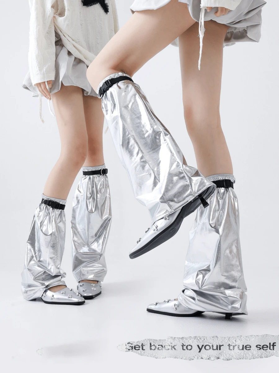 Ống giữ ấm chân phong cách Y2K Cyberpunk màu bạc kim loại, bọc giày dự tiệc lễ hội dành cho nữ với dây đeo khóa điều chỉnh được. - Bạc - Xem 1