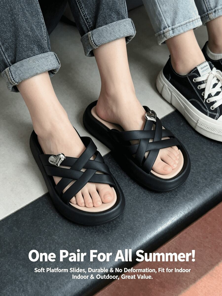 Sandalias de plataforma con tiras cruzadas y decoración con forma de corazón para mujer, sandalias planas con suela gruesa aptas para uso en exteriores, hogar y playa - Negro - Ver 1