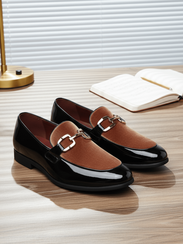 QRLQRL 1 par de mocasines para hombres con decoración de hebilla metálica, diseño de punta redonda, parte superior de piel sintética, suela de goma, tacón plano, ligero y adecuado para uso casual diario