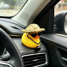 Décoration de canard jaune personnalisée et à la mode pour l'intérieur de la voiture, chapeau de paille + lunettes de soleil mode en forme de cœur, accessoires de décoration pour le tableau de bord de la voiture - A - Voir 1