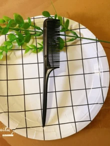 3件套ABS塑料梳子套装，包括造型梳、发刷、塑料梳、发际线梳、蓬松梳、尼龙梳和三排专业美发梳。适合家庭使用，男女通用，干湿两用。 - 多色 - 查看 11