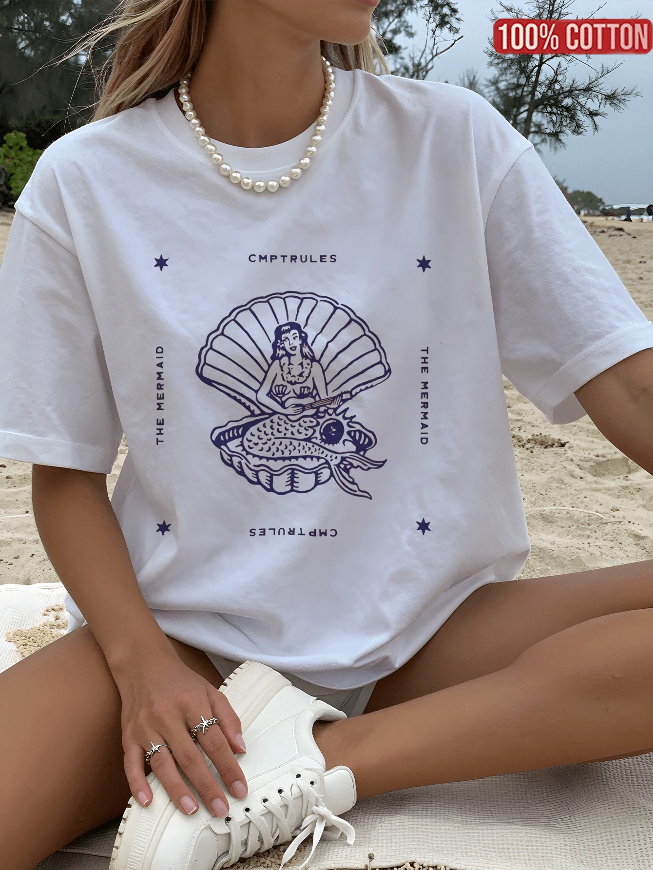 T-shirt blanc décontracté à manches courtes, col rond, imprimé trèfle à quatre feuilles et inscription, idéal pour les étudiantes en été, stimulant l'imagination et l'expression de soi. - Blanc - Voir 1