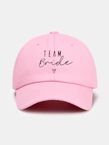 1 chiếc mũ lưỡi trai cổ điển unisex - In chữ tối giản "Bride Tribe" - Có các màu cơ bản như đen, xanh navy - Mũ thoáng khí, thoải mái, có thể điều chỉnh, thích hợp làm quà tặng cho tiệc độc thân và phù rể - Mũ lưỡi trai nữ, mũ lưới, mũ đi biển, mũ nam, mũ chống nắng ngoài trời, mũ chủ đề ngày Valentine, mũ thường ngày, mũ lưỡi trai đi biển, mũ thể thao giải trí, mũ lưỡi trai có thể điều chỉnh, mũ phong cách đường phố, ngày lễ, du lịch - Một kích thước phù hợp với tất cả - Xem 7