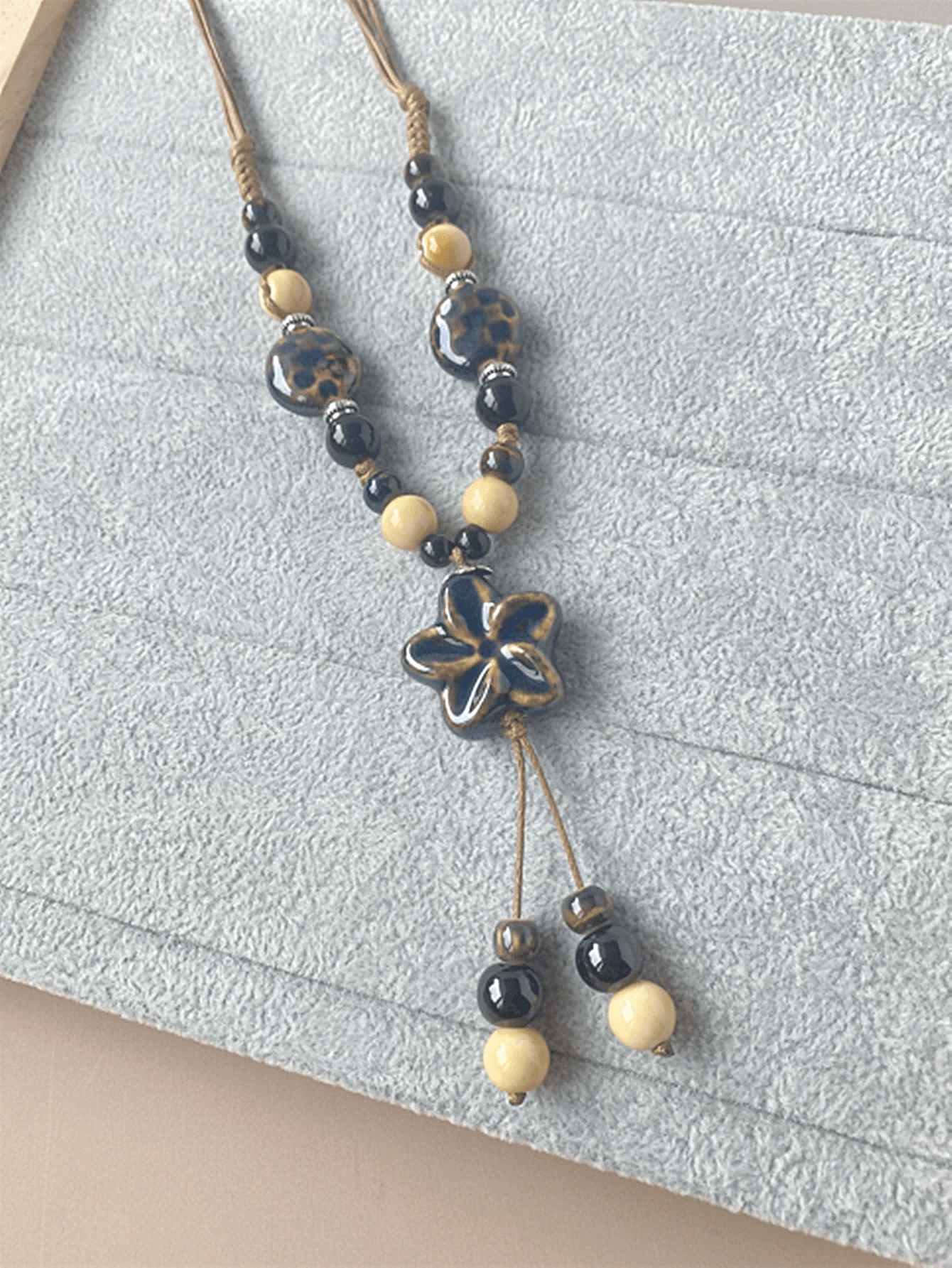 1pc Ceramic Retro Necklace For Women, Fashionable Floral Tassel Pendant Necklace, Luxury Elegant Gift For Mother's Day, Daily, Vacation, Party - Khaki - View 1