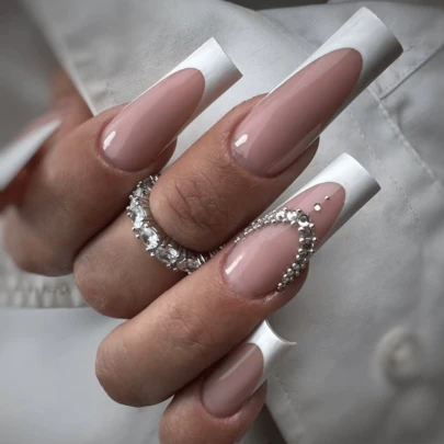 24pcs Long Square White French Press-On Nails/Wearable Nails, Minimalist Fashionable Necklace Diamond Style, Classical Princess Vibe, Suitable For Birthday, Holiday, Wedding, School, Reusable