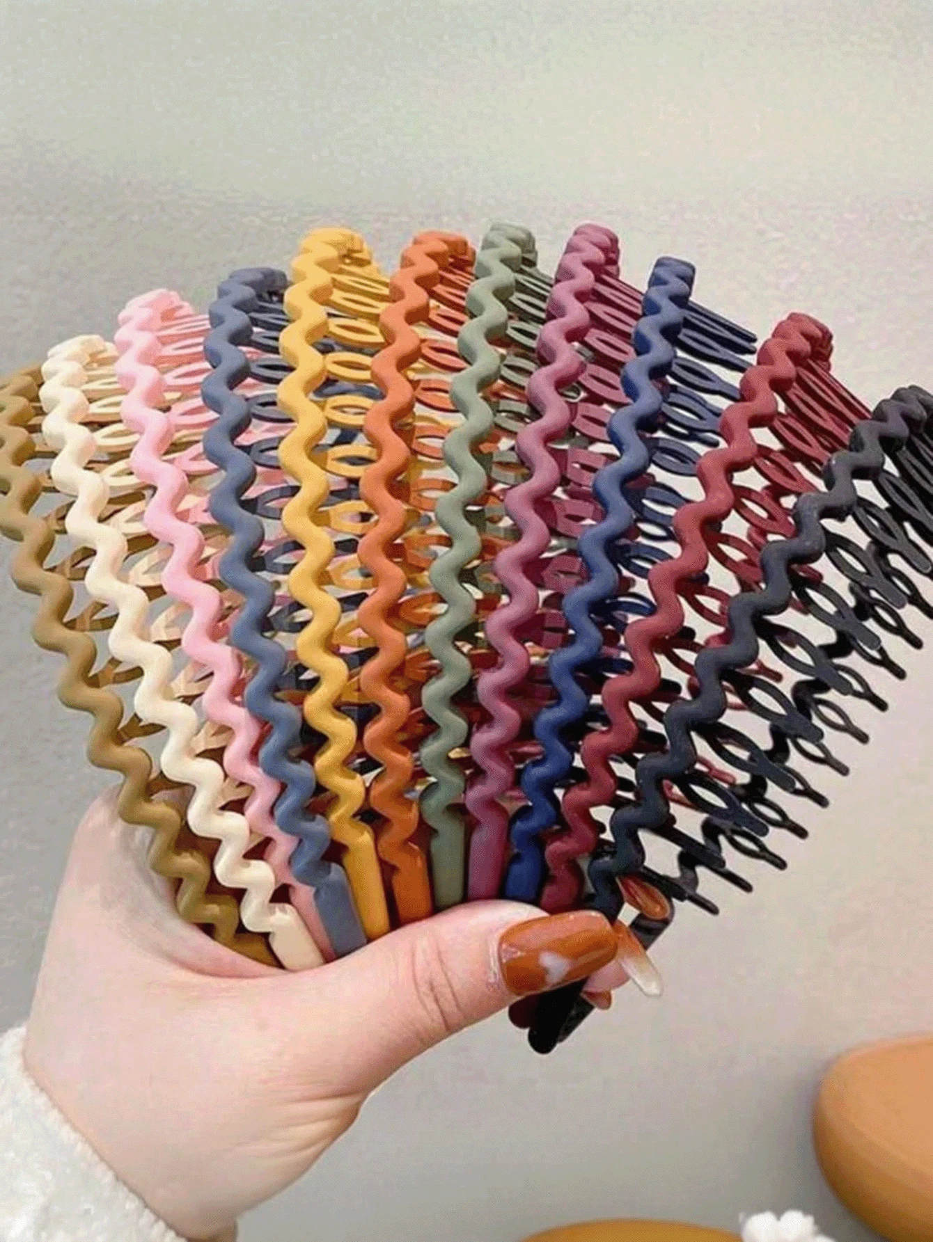 1/5/10 件装随机波浪发带，女士女孩适用，锯齿状塑料发圈，防滑梳子发箍，适合浓密头发，多种哑光颜色可选，沙滩发饰，女士头饰 - 彩色 - 查看 1