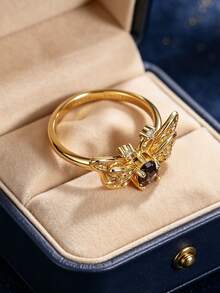 Women's Gold-Plated Hollow Butterfly Ring, Featuring Oval Purple Zirconia Stone And White Zirconia Accents, Ethereal And Fantastical Design, Suitable For Daily Commute And Workwear, An Ideal Gift For Fashion Enthusiasts - Gold - View 2