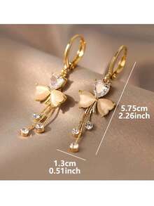 一对金色四叶草心形耳环，镶嵌人造钻石，新娘时尚耳环，奢华优雅，适合新娘、婚礼礼物、婚礼、订婚、日常场合、派对、节日和各种聚会。 - 彩色 - 查看 11