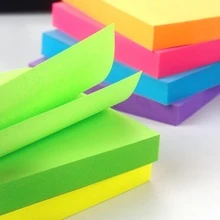 100 piezas/Paquete de notas adhesivas de colores, 3x3 pulgadas, 6 colores neón, surtido aleatorio, bloc de notas para estudiantes y oficina - Ver 5