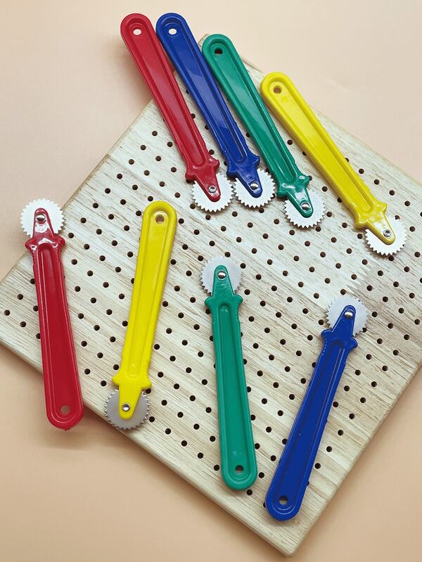 Serrated Sewing Flat Handle Tracing Wheel, Paper Pattern Tracing Tool, Suitable For Sewing Beginners, Handicraft Enthusiasts, Professional Tailors And Clothing Designers, Can Be Used For Garment Patternmaking, Paper Pattern Transfer, Old Clothes Refashioning And Various Sewing Craft Scenarios