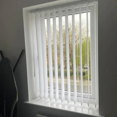 White Replacement Vertical Slat Including Weights & Chain