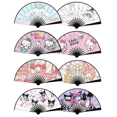SANRIO Quạt cầm tay hình hoạt hình dễ thương, làm từ vải không dệt, thích hợp để làm mát vào mùa hè và làm vật trang trí. Mỗi mặt có một thiết kế khác nhau, bao gồm các nhân vật như Hello Kitty, Mèo Đen và Bánh Cuộn Quế.