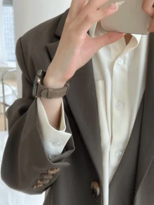 客製化柔軟人造皮革錶帶，適用於 女款運動系列，尺寸 38mm、40mm、41mm、42mm、44mm、45mm、46mm、49mm，相容於 Series 10/%/8/7/6/5/4/3/2/1 SE Ultra - 灰小蠻腰 - 查看 4
