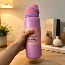 Bình nước Owala 32oz kiểu FreeSip có chức năng lọc trái cây, bình giữ nhiệt di động ngoài trời có tay cầm và nắp lật, thích hợp cho thể thao, du lịch và các hoạt động học tập. Khả năng giữ nhiệt tuyệt vời, thiết kế nắp lật tiện lợi, lý tưởng cho đồ uống nóng/lạnh, cà phê và đồ uống đá. - Nhiều màu - Xem 4
